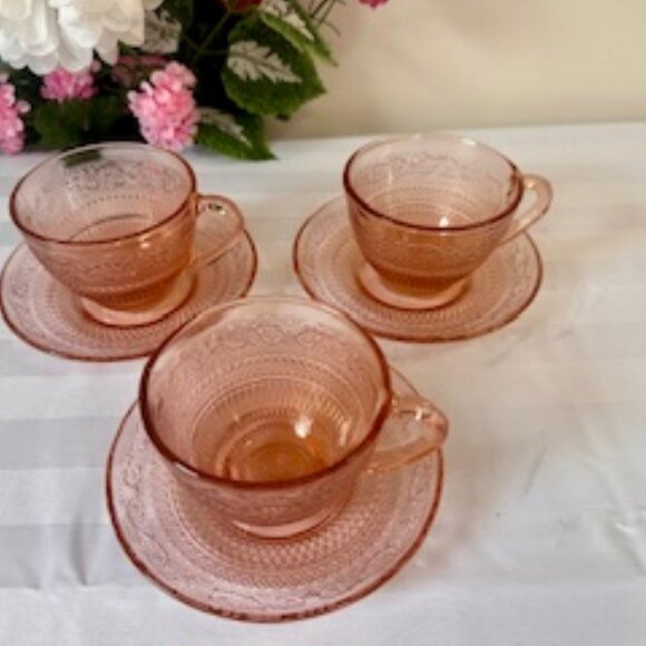 KIG Indonesia Pink Trellis Glass Cups and Saucers‎ Set Vintage Tea Party - Picture 2 of 4